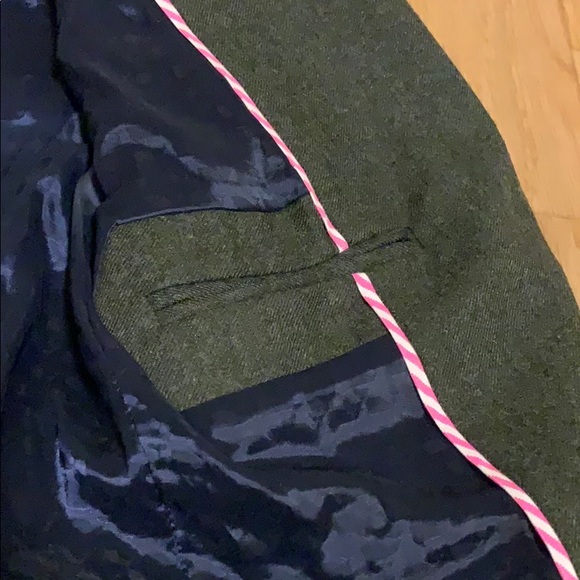 Vineyard vines suit jacket pockets & anchor button - Picture 16 of 16